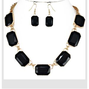 Necklace Earrings Black Gold Women's 18"-21"L Jewelry Set